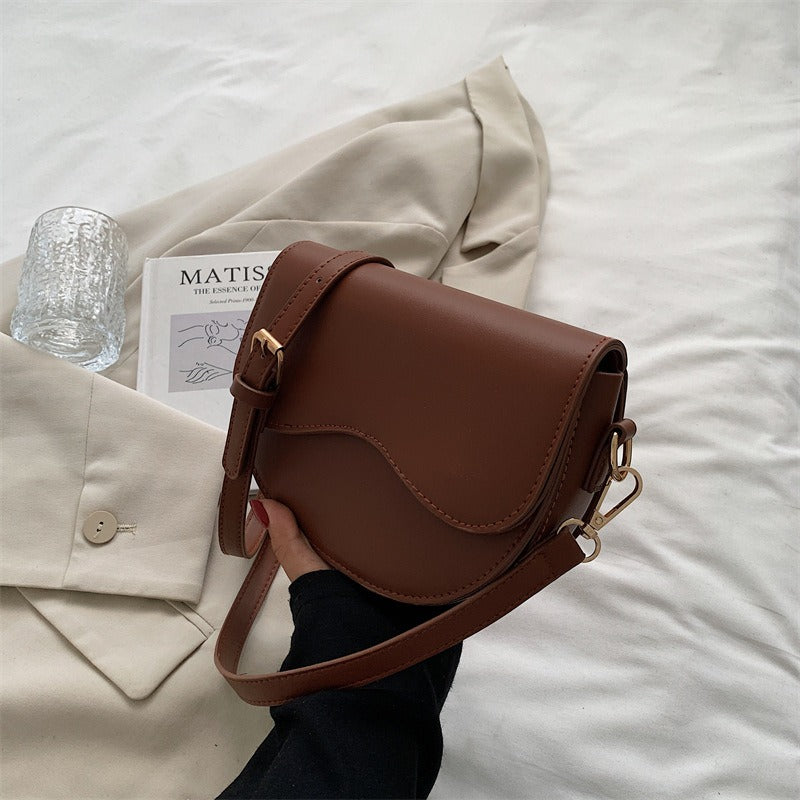 Vintage Small Bag New Fashion Versatile Autumn and Winter One Shoulder Crossbody Bag Small Women's Bag Underarm Saddle Bag-AURA REGALIA 