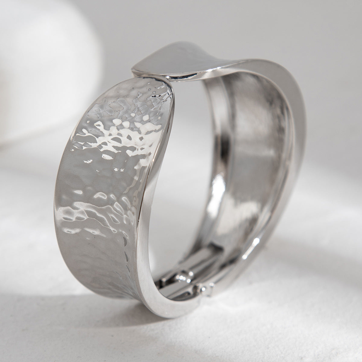 Advanced round smooth bracelet with fashionable irregular metallic feel Bracelet