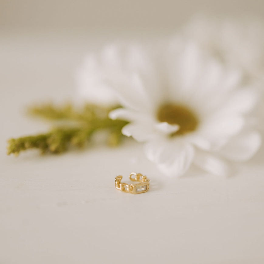 Sophie Baguette Diamond Ear Cuff-AURA REGALIA 