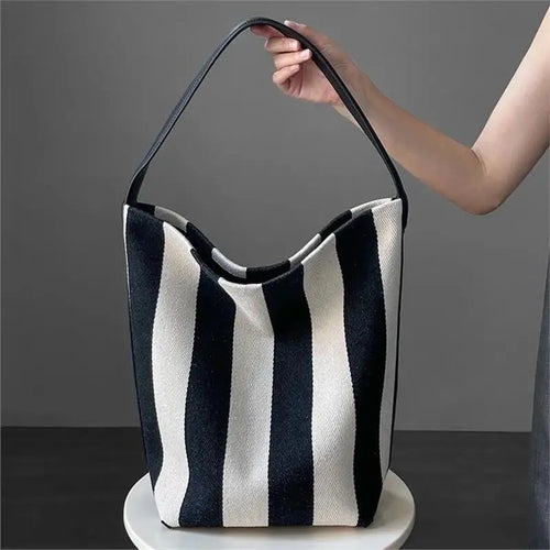 Black and white contrasting wide shoulder strap women's bag large capacity tote bag bucket bag-AURA REGALIA 
