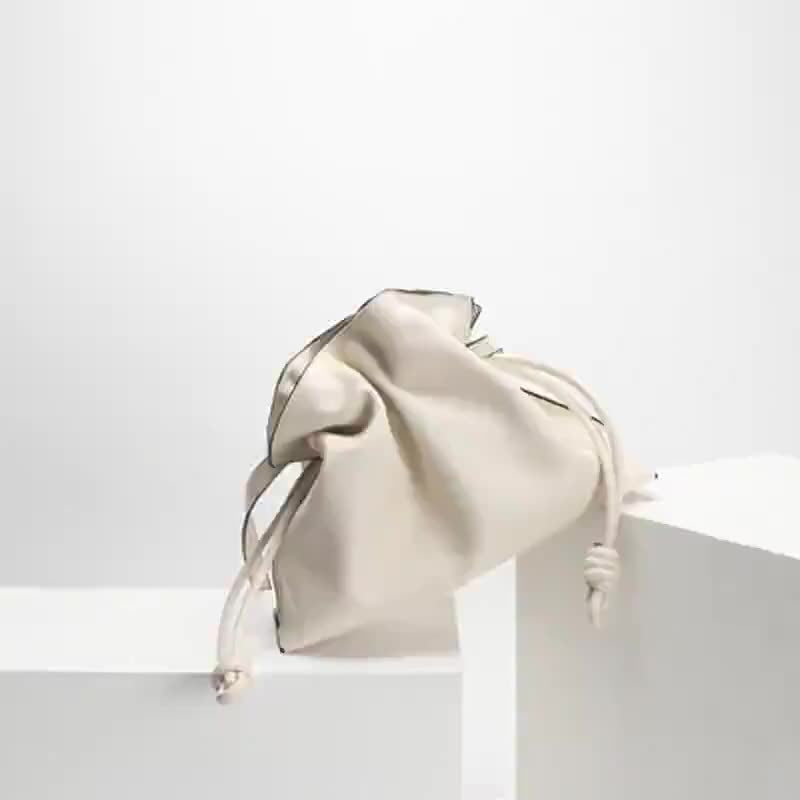 New Leather Women's Bag Fashion Simple Small Fortune Bag One Shoulder Crossbody Bucket Bag Leather Drawstring Small Bag