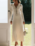 Elegante vestido largo de punto con cuello vuelto, corte ajustado y manga larga, estilo elegante