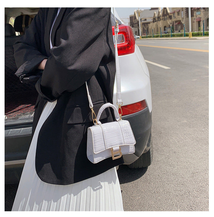 Net Red Small Black Bag Ladies Bag Casual Versatile One Shoulder Messenger Bag Black Crocodile Pattern Small Square Bag-AURA REGALIA 
