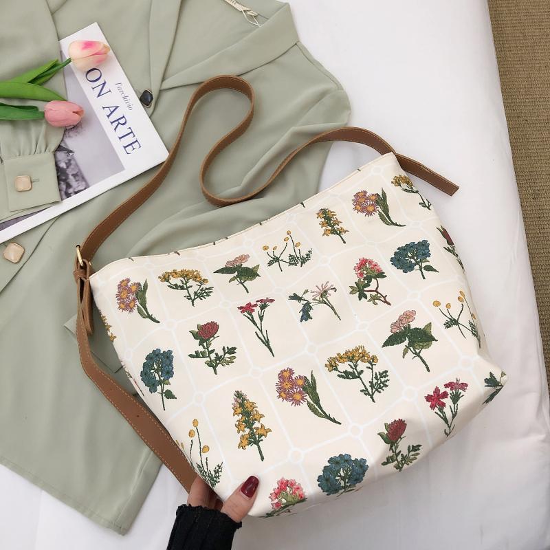 Texture Commuter Large Capacity Tote Bag Women's Summer New Fashion Floret Retro Simple Single Shoulder Bag Large Bag