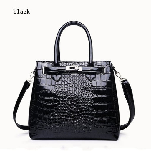 Soft leather handbag-AURA REGALIA 