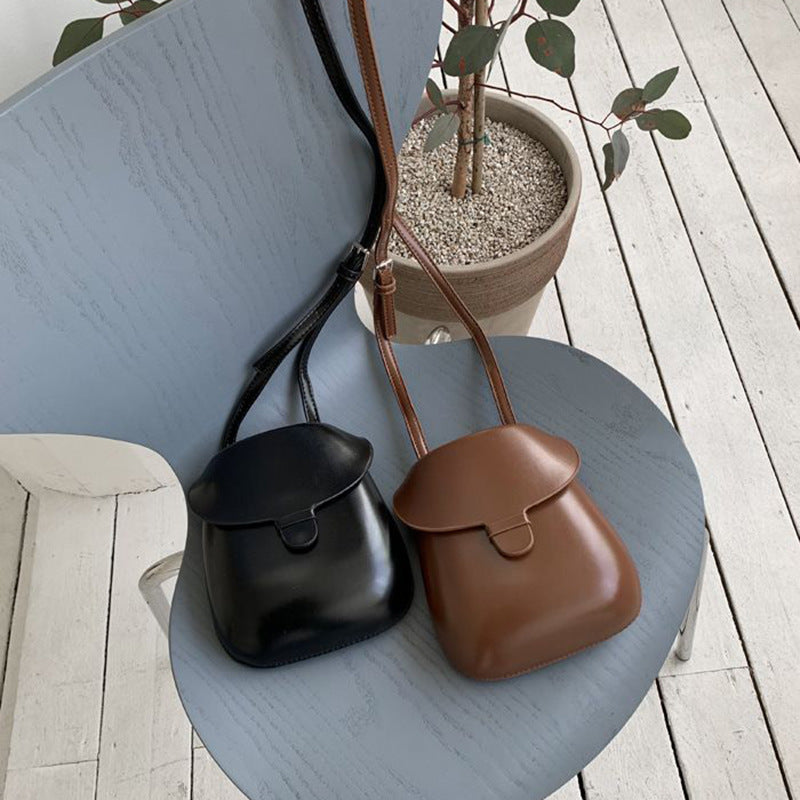 New Ins Super Fire Bag Korean Retro Saddle Bag Shoulder Messenger Small Bag All-Match Mobile Phone Bag for Women-AURA REGALIA 