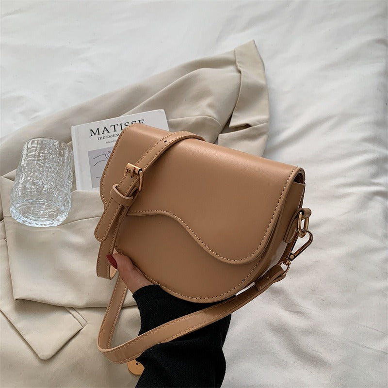 Vintage Small Bag New Fashion Versatile Autumn and Winter One Shoulder Crossbody Bag Small Women's Bag Underarm Saddle Bag-AURA REGALIA 