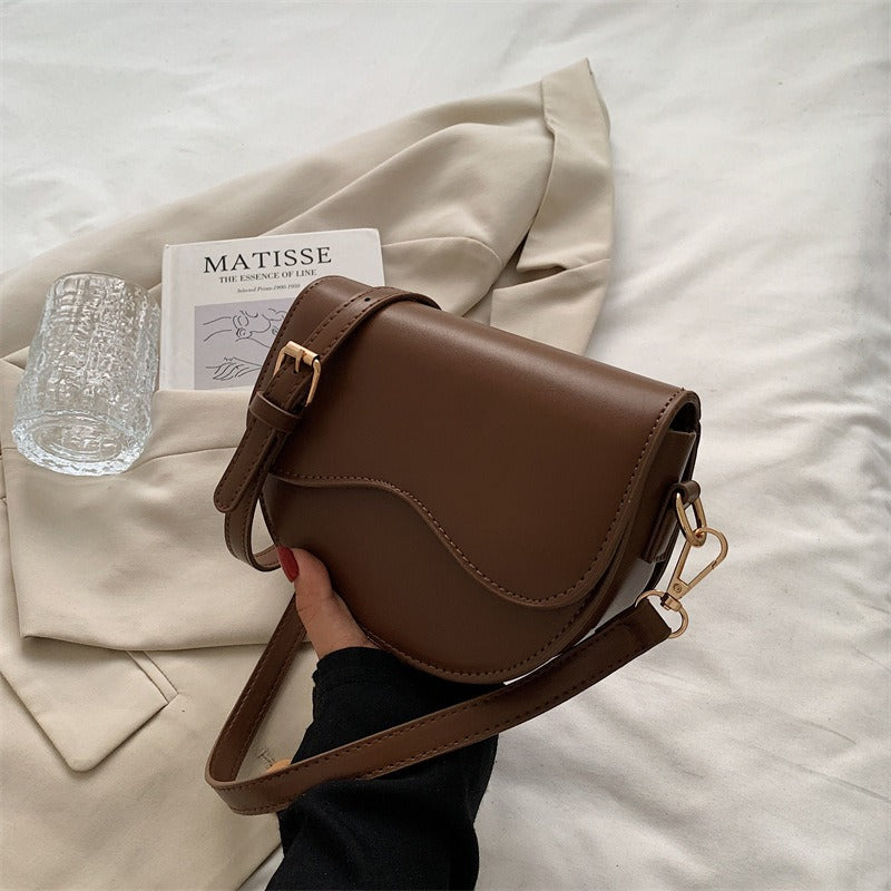 Vintage Small Bag New Fashion Versatile Autumn and Winter One Shoulder Crossbody Bag Small Women's Bag Underarm Saddle Bag-AURA REGALIA 