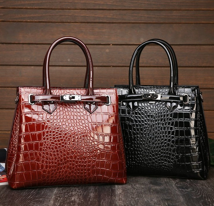Soft leather handbag-AURA REGALIA 