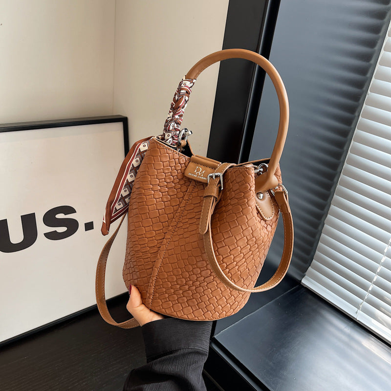 Handbag shoulder bag woven bucket bag-AURA REGALIA 