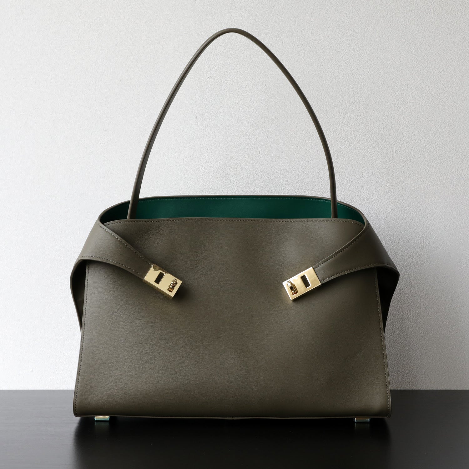 Luxury Genuine Leather Tote Bag for Women, Large Capacity, Top-Grain Cowhide, Handheld Shoulder Bag, HUG Style-AURA REGALIA 
