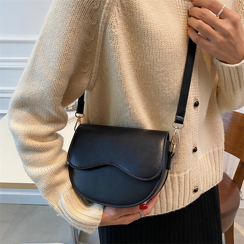 Vintage Small Bag New Fashion Versatile Autumn and Winter One Shoulder Crossbody Bag Small Women's Bag Underarm Saddle Bag-AURA REGALIA 