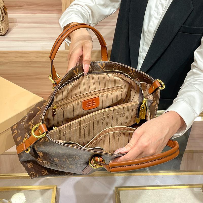 Large capacity shoulder bag, genuine leather, suitable for commuting, hand-held, crossbody, or tote bag.-AURA REGALIA 