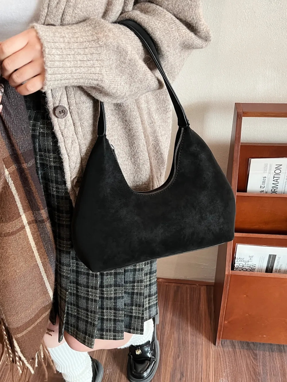Shoulder Bag with Zip-AURA REGALIA 