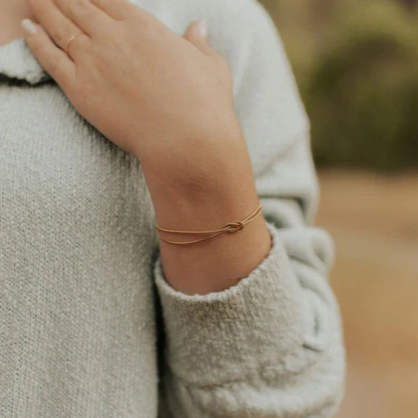 Evelyn Infinity Knot Bracelet-AURA REGALIA 
