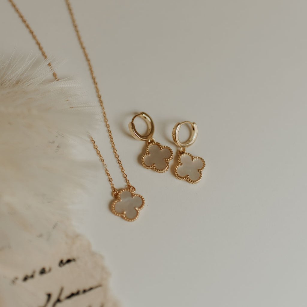 Elizabeth Clover Earrings-AURA REGALIA 
