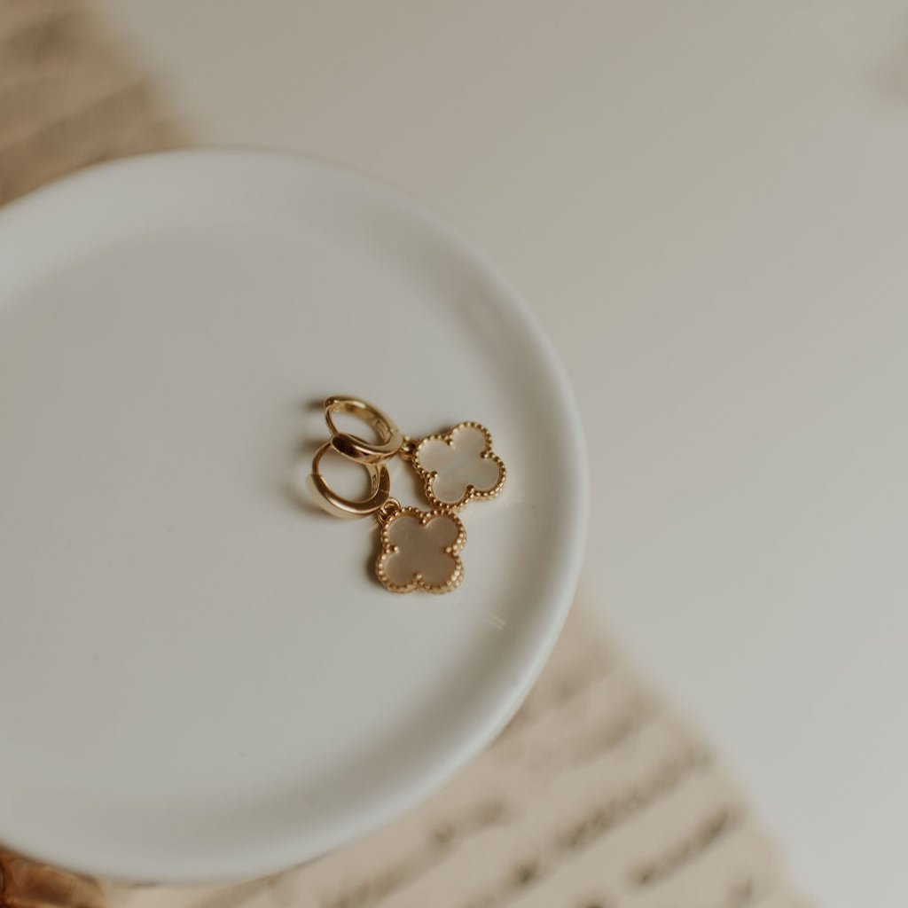 Elizabeth Clover Earrings-AURA REGALIA 