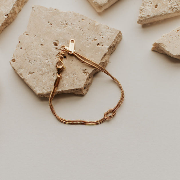 Evelyn Infinity Knot Bracelet-AURA REGALIA 