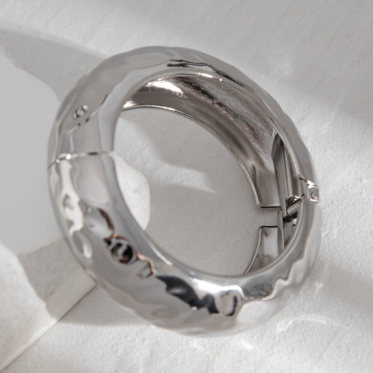 Advanced round smooth bracelet with fashionable irregular metallic feel Bracelet